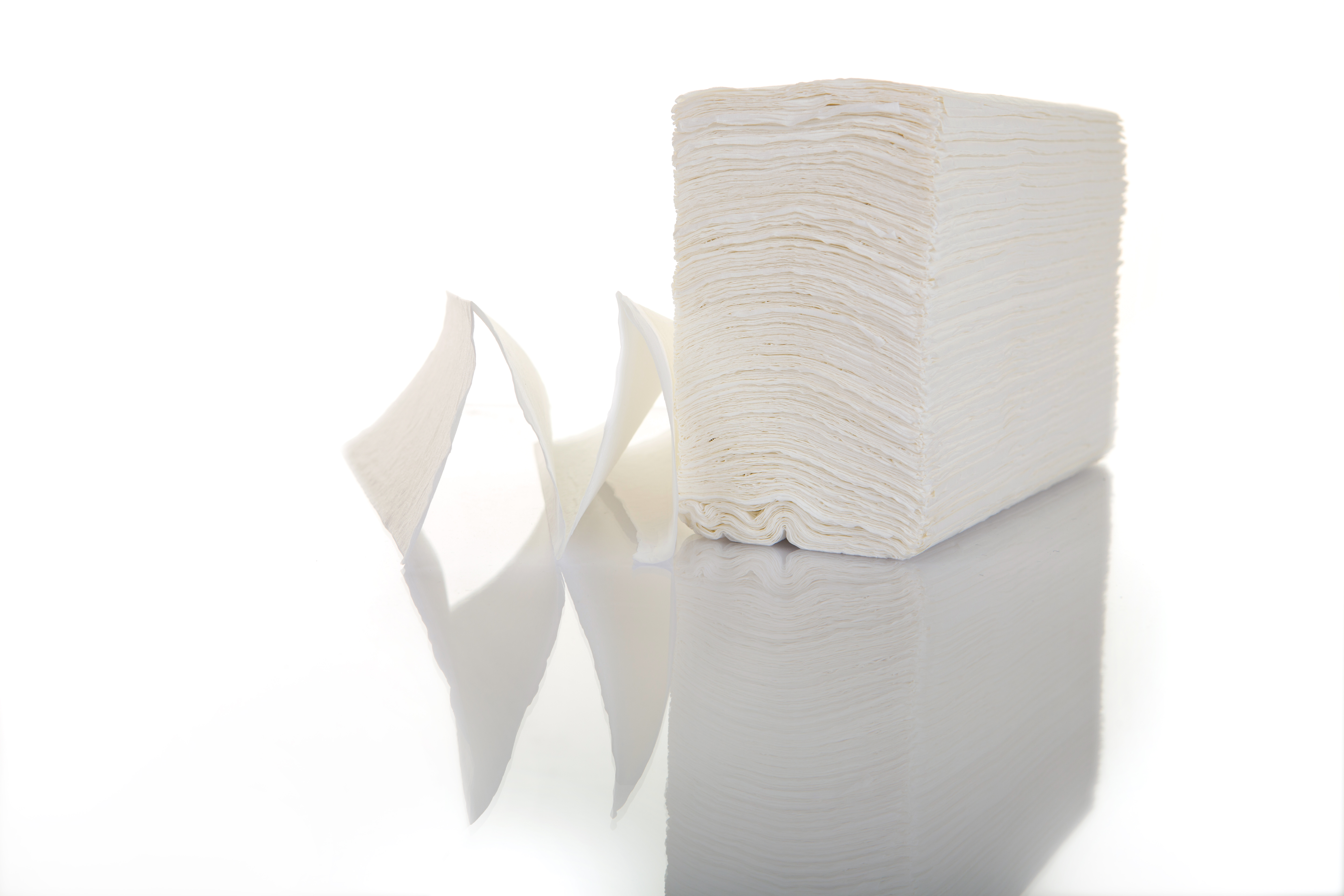 Luxury M-Fold 3-ply White 22.5x32cm
